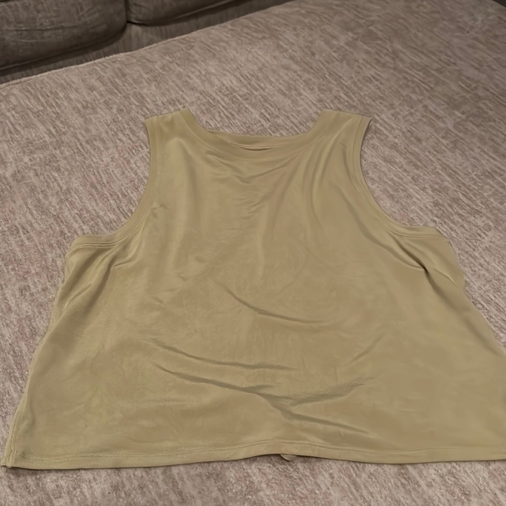 Lululemon lime, work out tank.